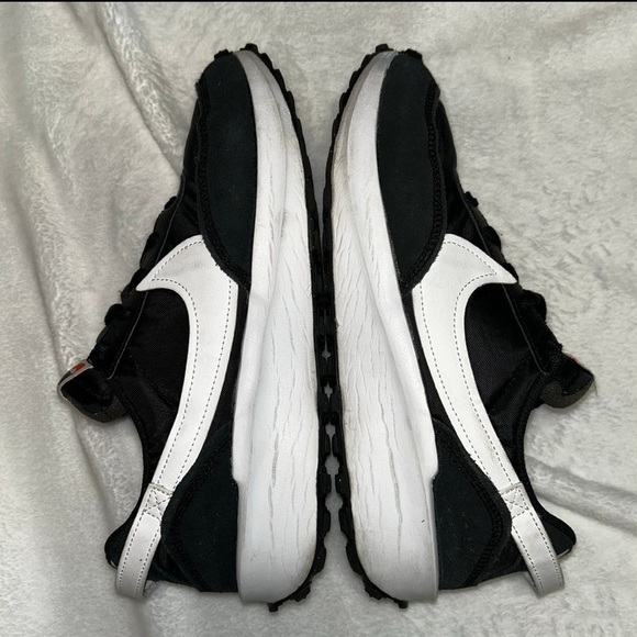 NIKE Waffle Debut Trainers Sneakers Fashion Shoes size 8/ women size 10 main image 5